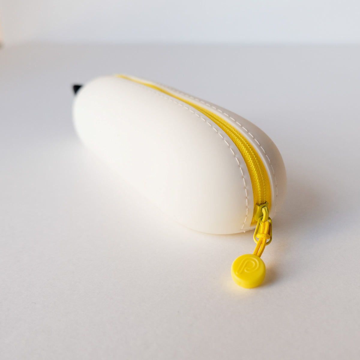 PuniLabo Lying Pen Pouch