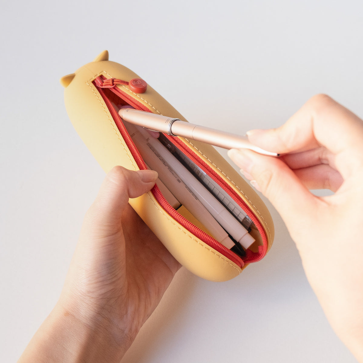 PuniLabo Lying Pen Pouch