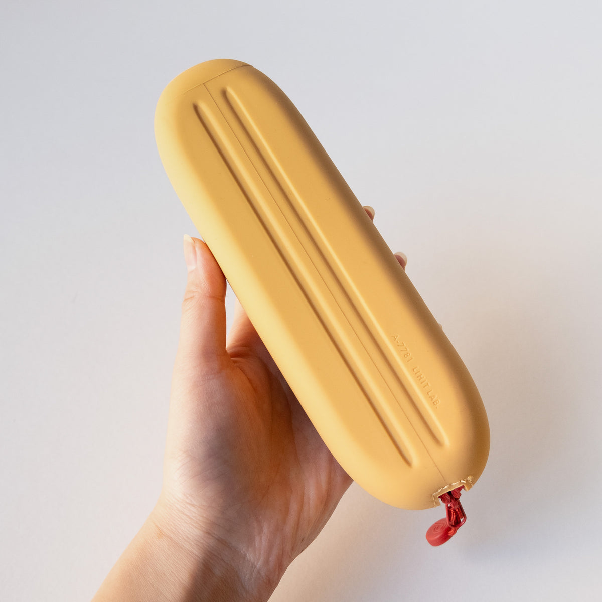 PuniLabo Lying Pen Pouch