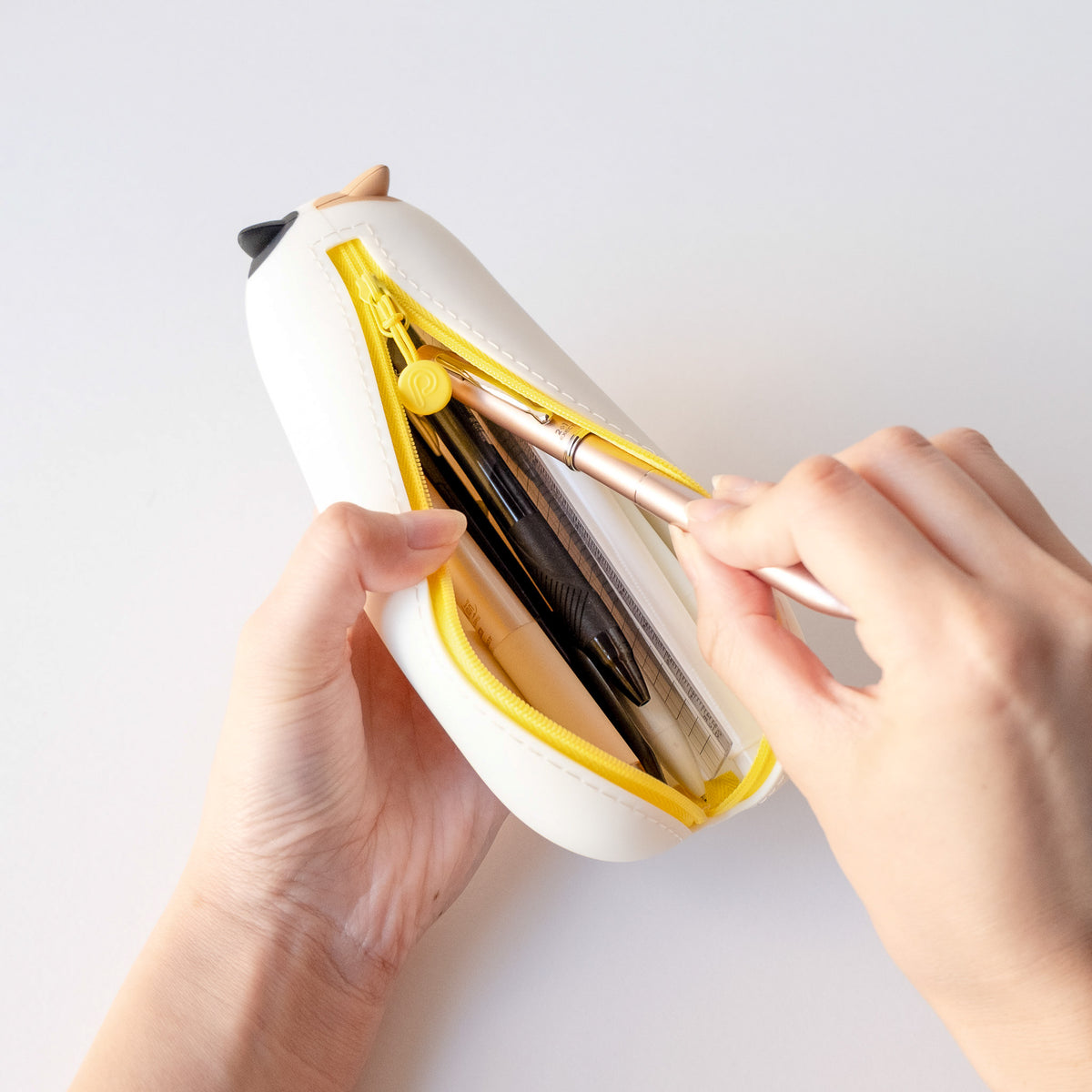 PuniLabo Lying Pen Pouch