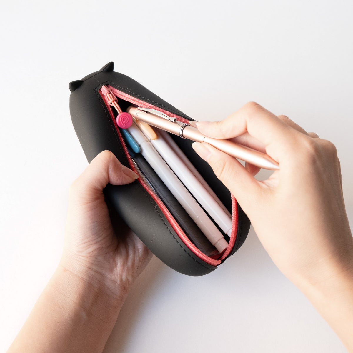PuniLabo Lying Pen Pouch